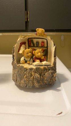 Music box plays teddy bear picnic