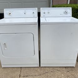 WASHER AND DRYER ELECTRIC BOTH WORKING GREAT SUPER CAPACITY SUPER CLEAN INSIDE AND OUT SIDE 