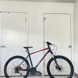 Giant Revelo Mountain Bike 26”