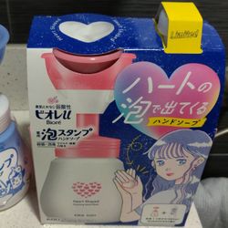 Biore Heart Shaped Hand Stamp Hand Soap With Refill