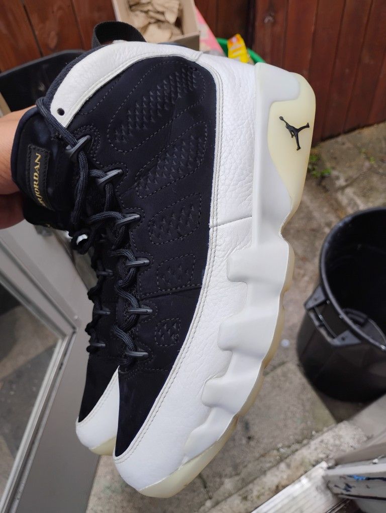 AJ 9 SIZE 8