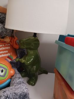 NEW KIDS DINASOUR LAMP CERAMIC 8 FIRM PAID 39