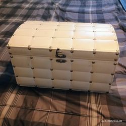 Small Storage Treasure Chest