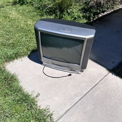 aiwa box tv with vhs and speaker built in