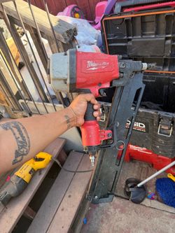 Nail gun