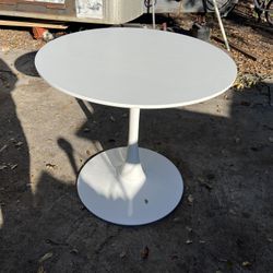 Mesita redonda little white table