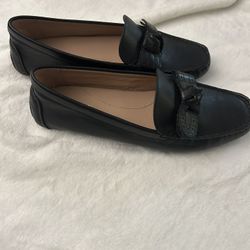 Flats Woman’s
