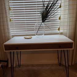 Mid-Century Modern Desk – Hairpin Legs – White & Brown