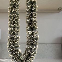 Money Lei
