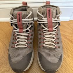 Columbia Women’s Hiking Shoes Size 8