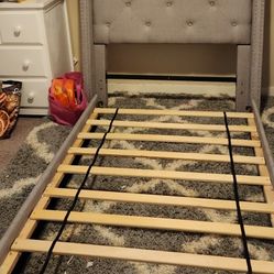 Twin Bed : Kids Female