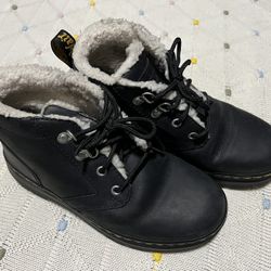 Winter Boots (Women’s Size 6)