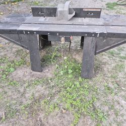Router Table Comes With Extensions And Fence