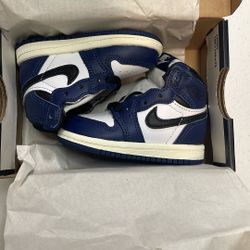 Jordan 1 OG High Midnight Navy Size 4C