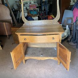 Oak Stand