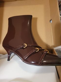 Ankle boot kitten heel