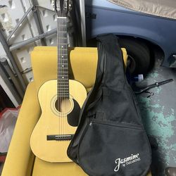 Jasmine by Takamine Acoustic Guitar + Gig Bag – Great Condition