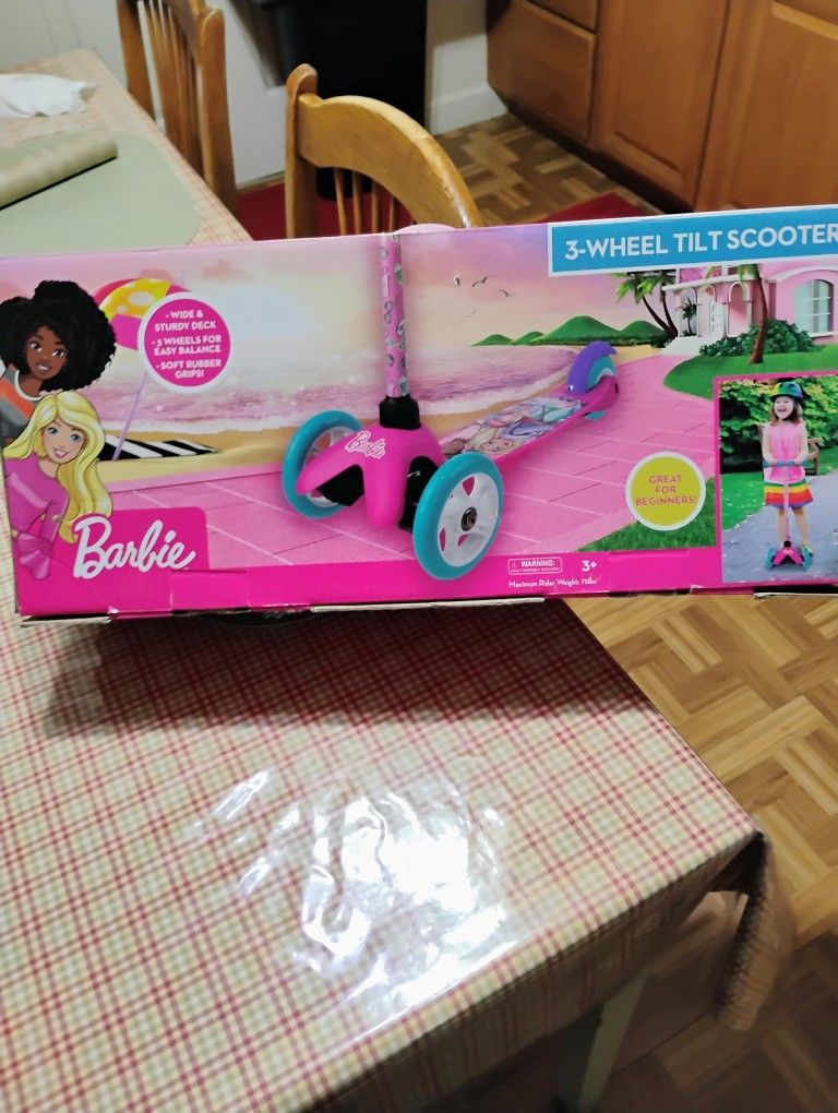 Barbie 3 Wheel Tilt And Turn Scooter