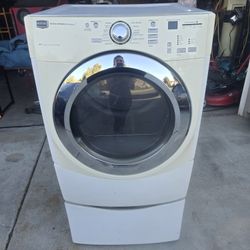 Electric Maytag Dryer 9000 Series With Steam On A Pedestal
