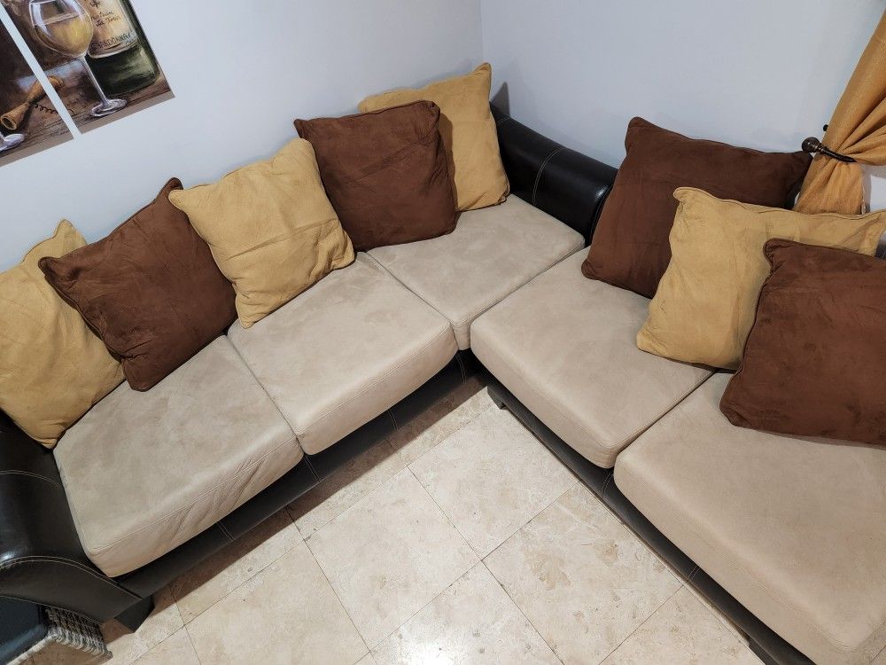 Sectional Couch 