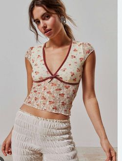 Kimchi Blue Cream Floral Sheer Lace Top – Urban Outfitters – Size L