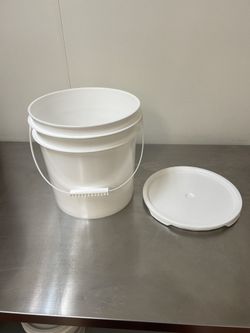 4.3 Gallon Bucket