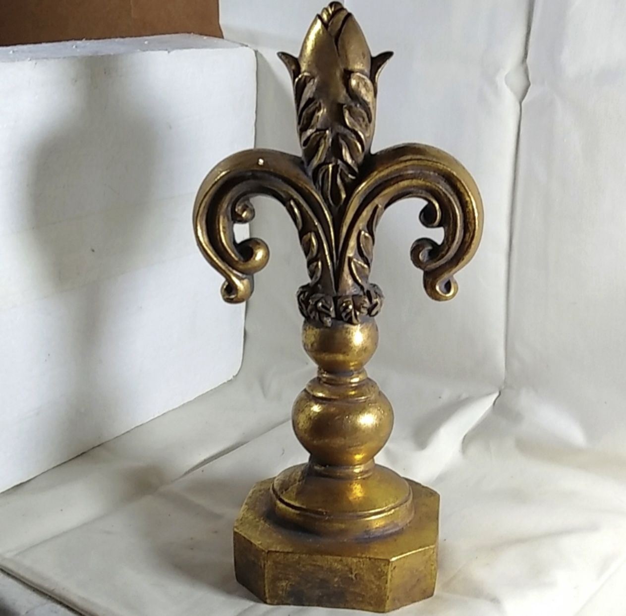 Beautiful Fluer de Lis table shelf top burnished gold