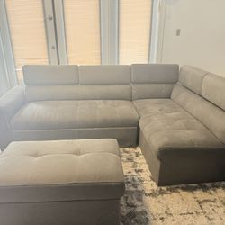 Sectional Pull Out couch With Ottoman 