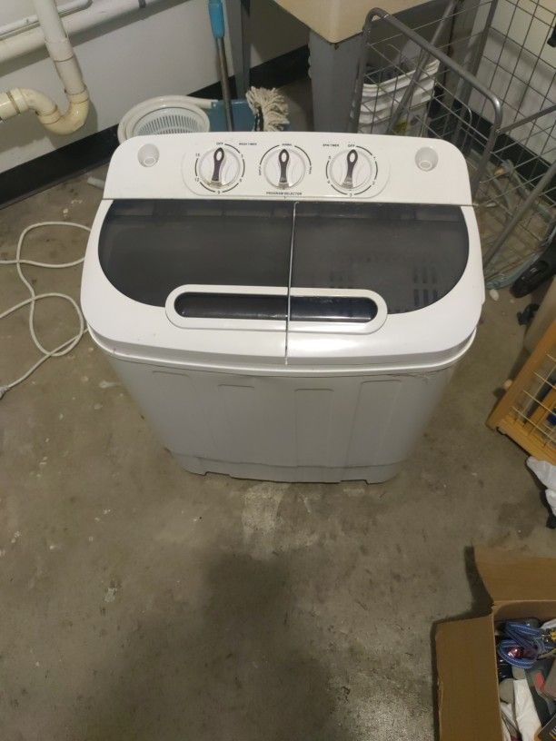 Twin Tub Washing Machine