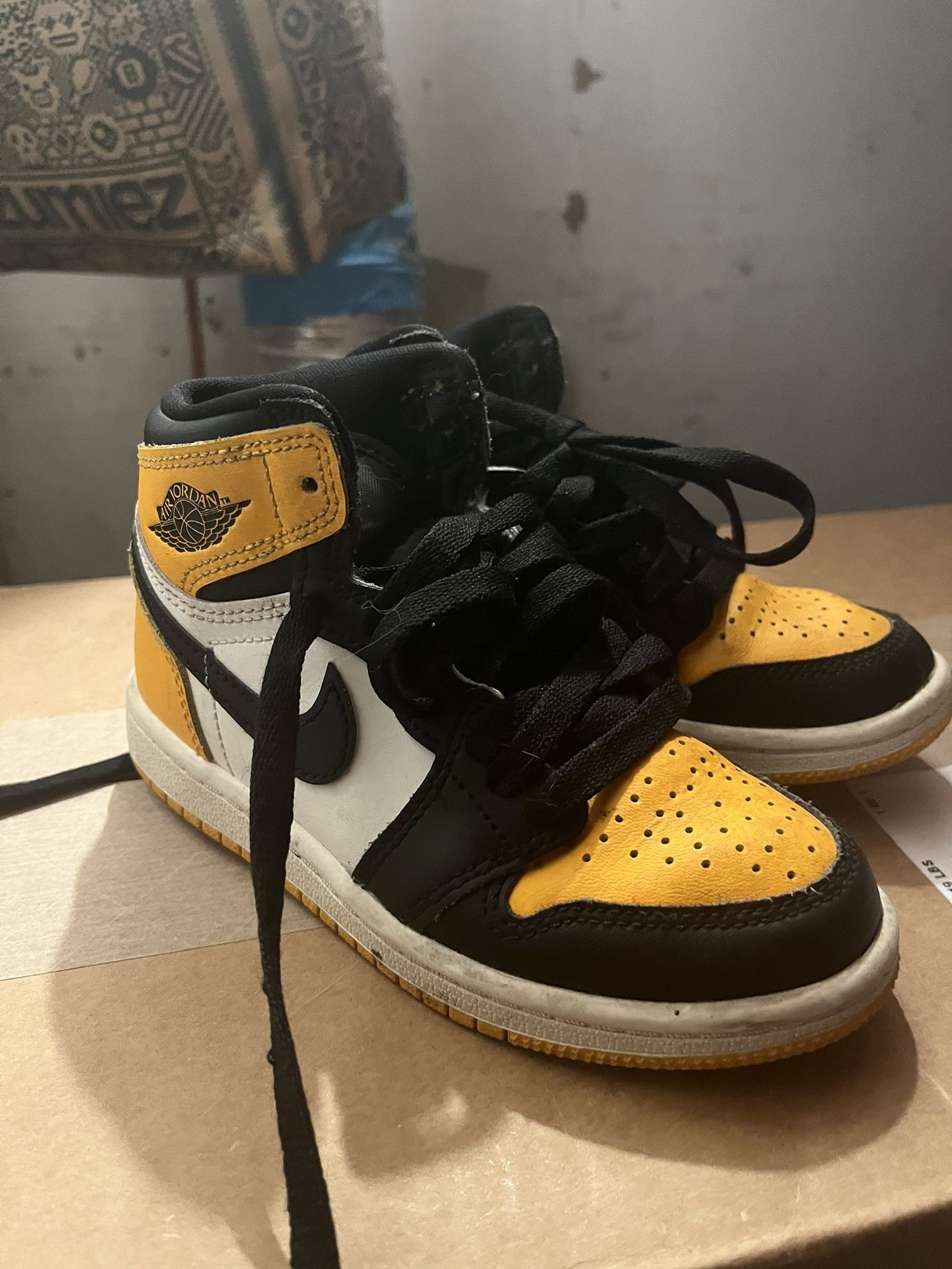 Air Jordan 1 Retro High OG TD 'Yellow Toe'