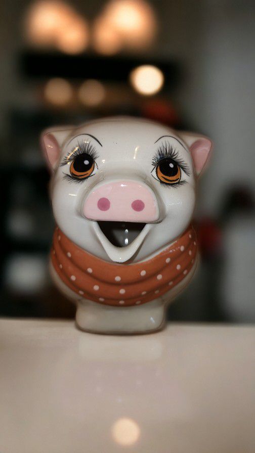 Vintage 1988 Cute Pig Pitcher With Makers Entials 
