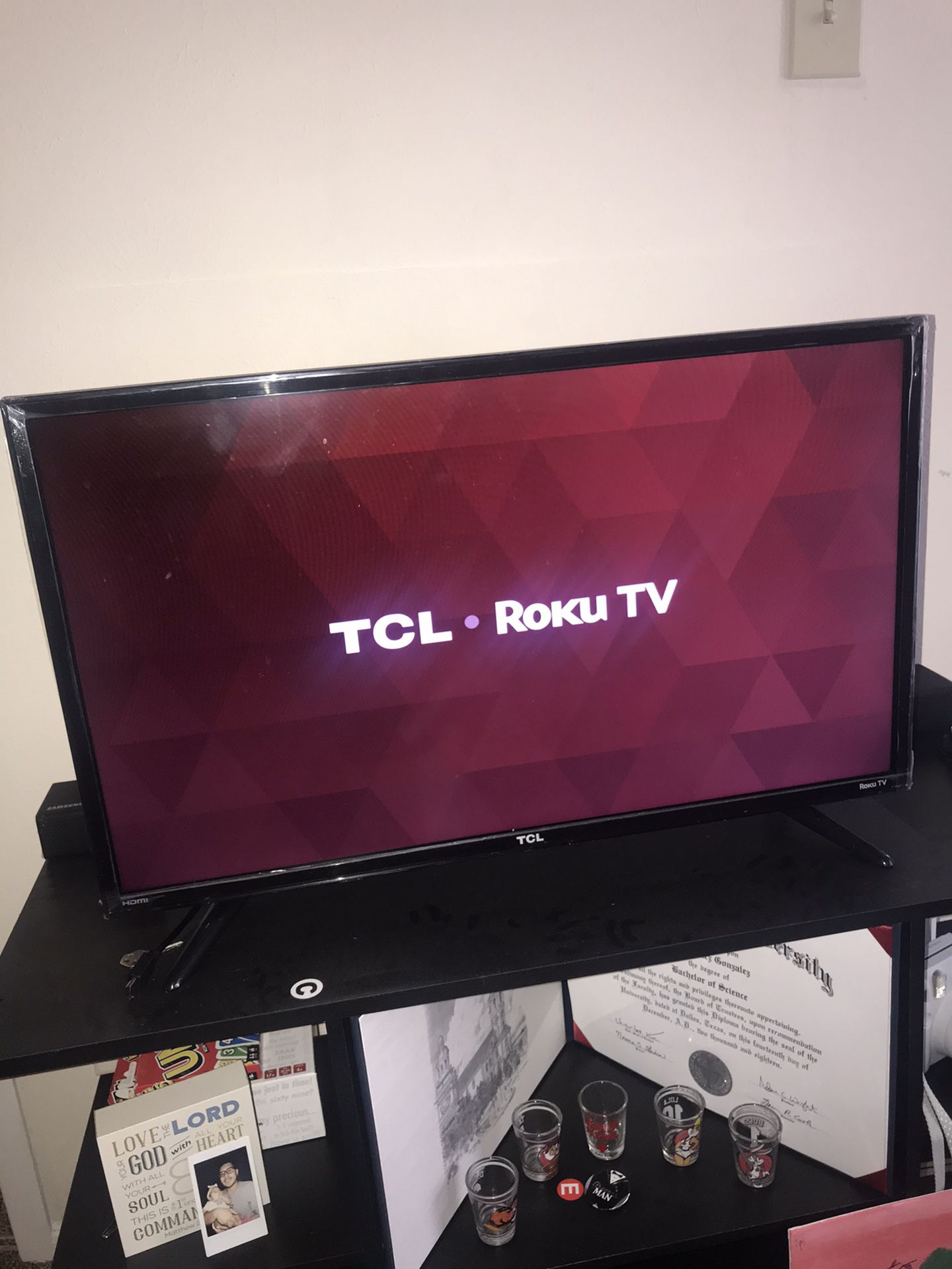 32” TCL Roku TV