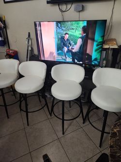 4 bar stools