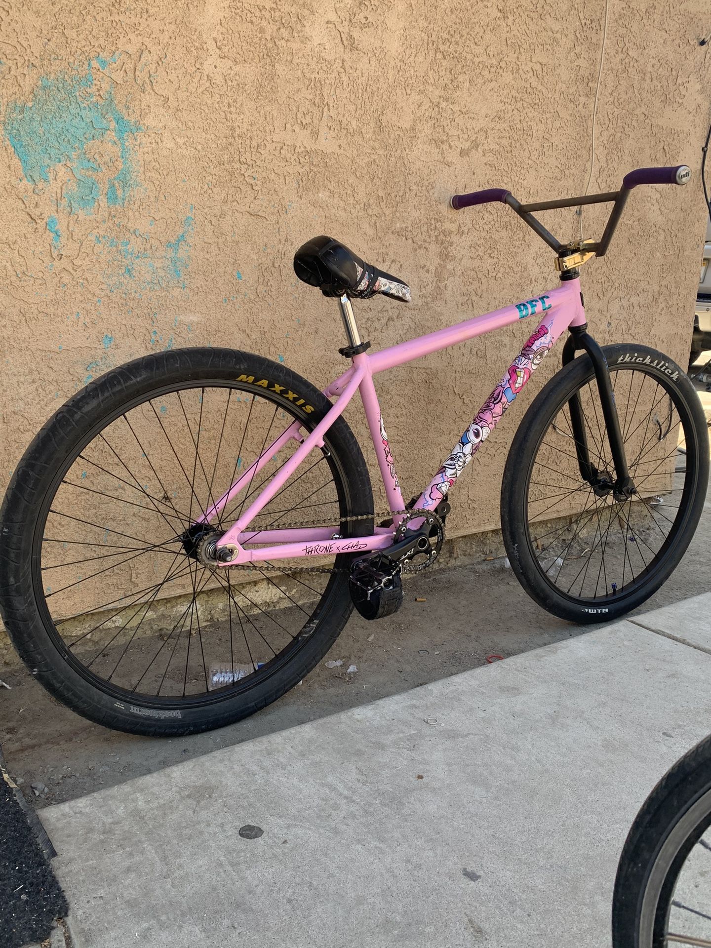 Pink throne bike hotsell