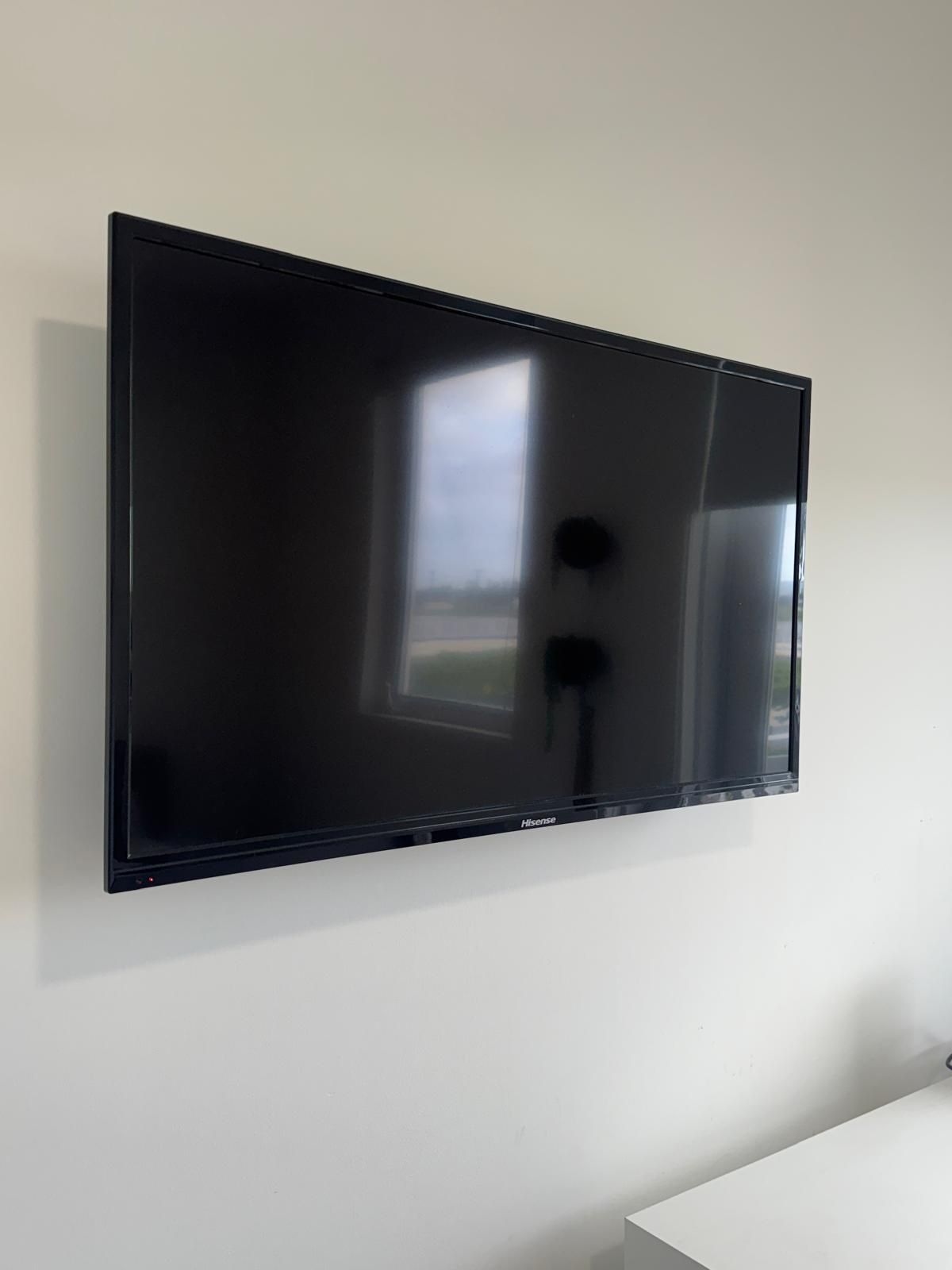 Hisense 40” Flat Screen TV