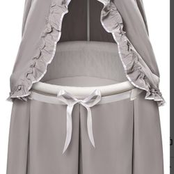 Round baby bassinet 