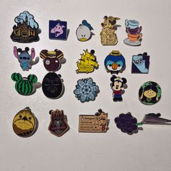 20 Disney trading pins lot set.Tradeable at all disney parks.