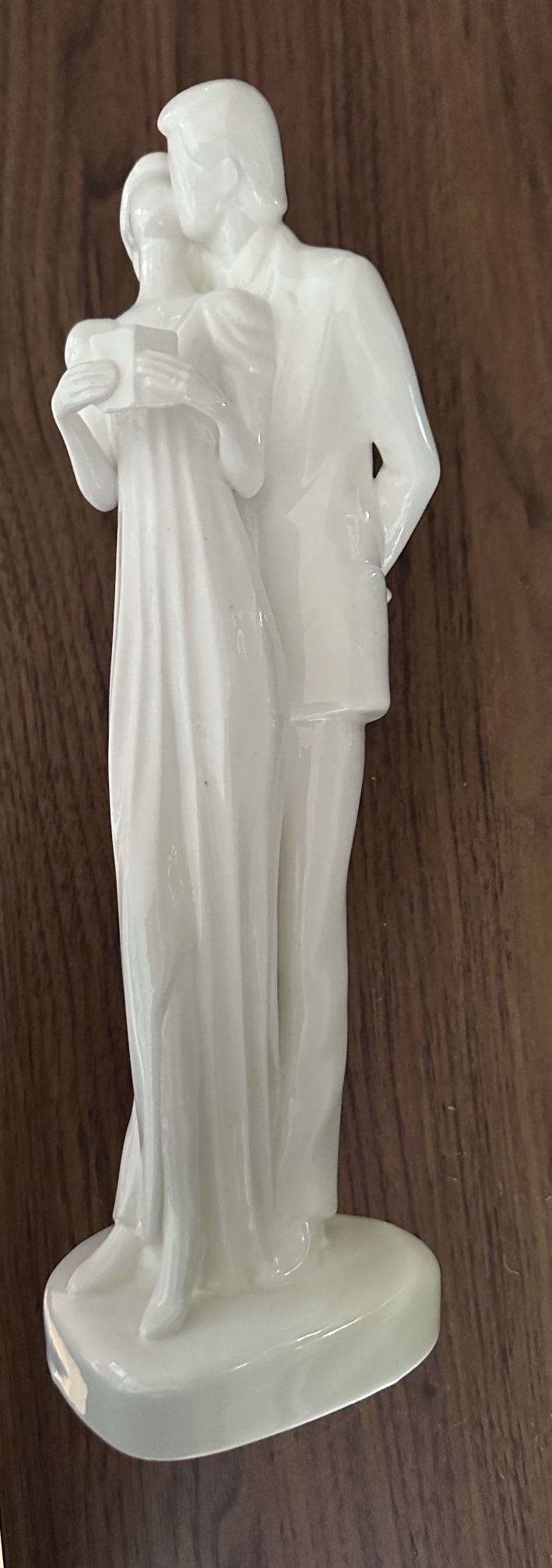 Royal Doulton Figurine "Happy Anniversary" Figurine