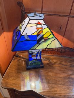 Tiffany-style stained glass nautical table lamp