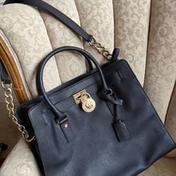Michael kors large tote bag  and wallet available 