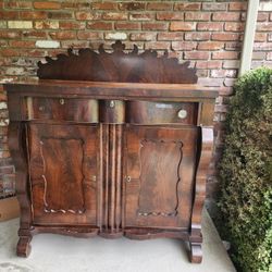 ANTIQUE SOLID WOOD BUFFET , FREE