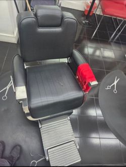 Black barber/stylish chair for sale