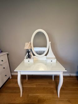 Small makeup desk, mirror and chair