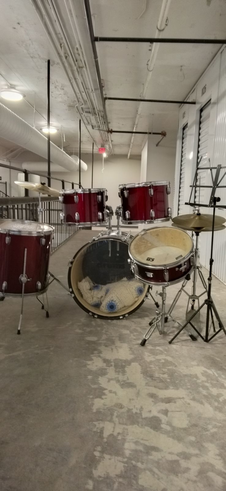 Beginner drum set
