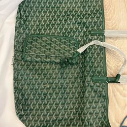Lady’s Goyard tote bag (best offer)