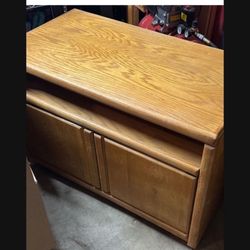 Cabinet oak