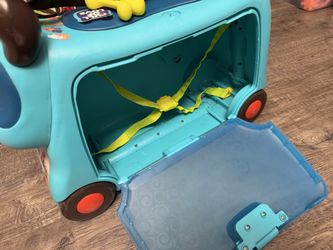2 in 1 Ride on Carry on
