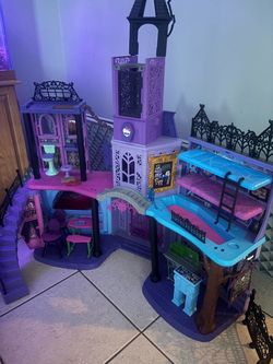 Monster High Deadluxe High School Playset
