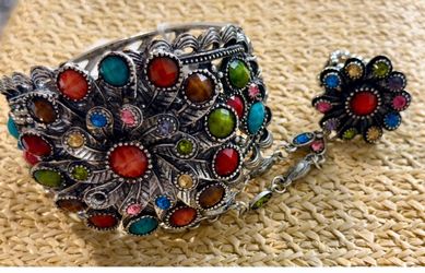 Vintage Bejeweled Hand Chain – Flower Cuff Bracelet and Ring Set