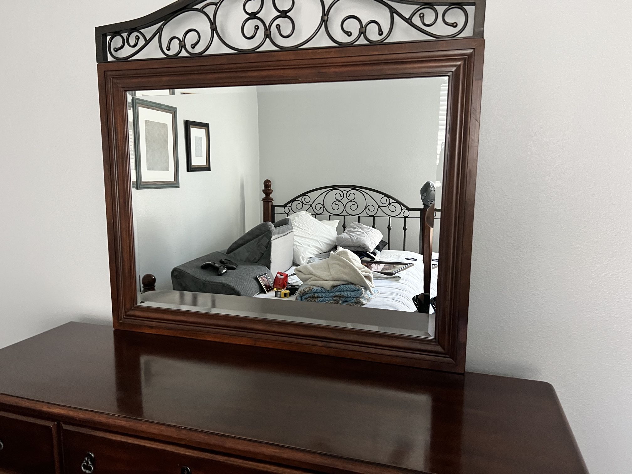Brown Dresser-drawer With Mirror